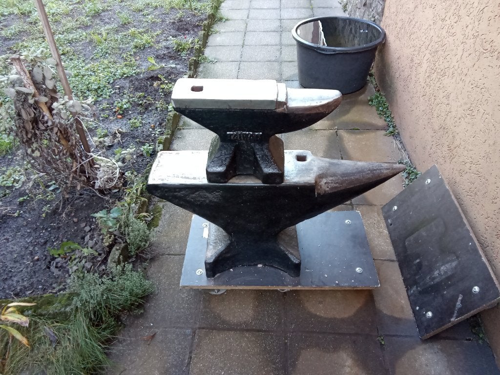 2 enclumes 200kg et 50kg, Enlèvement