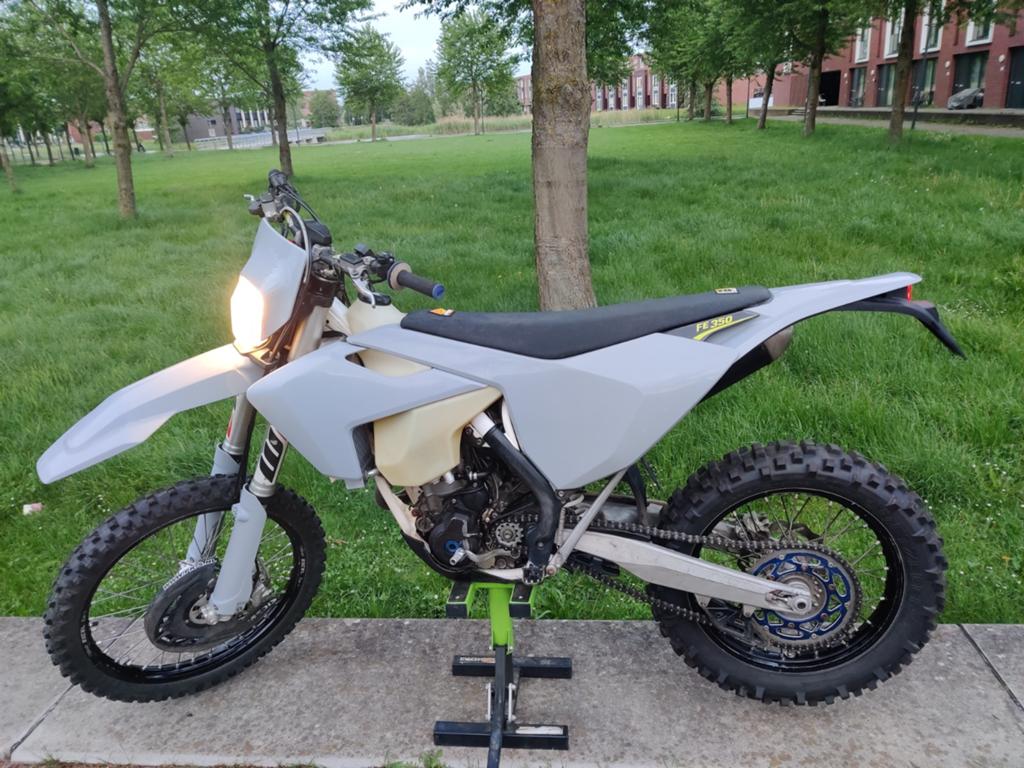 Husqvarna fe 350 2018 enduro met weinig uur, Motoren, Ophalen of Verzenden