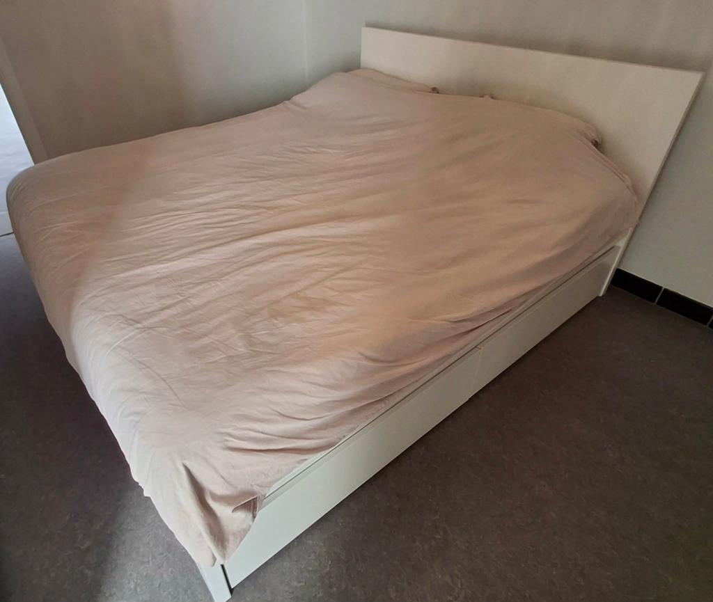 Bed ikea 180x200, Comme neuf, Enlèvement, 180 cm, 200 cm