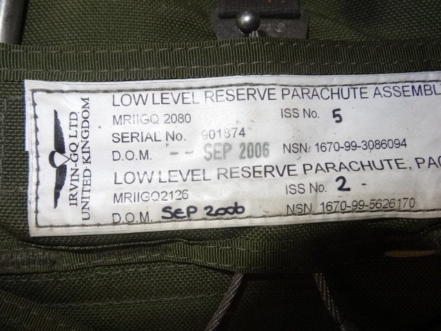 twee reserve parachutes, Collections, Enlèvement ou Envoi