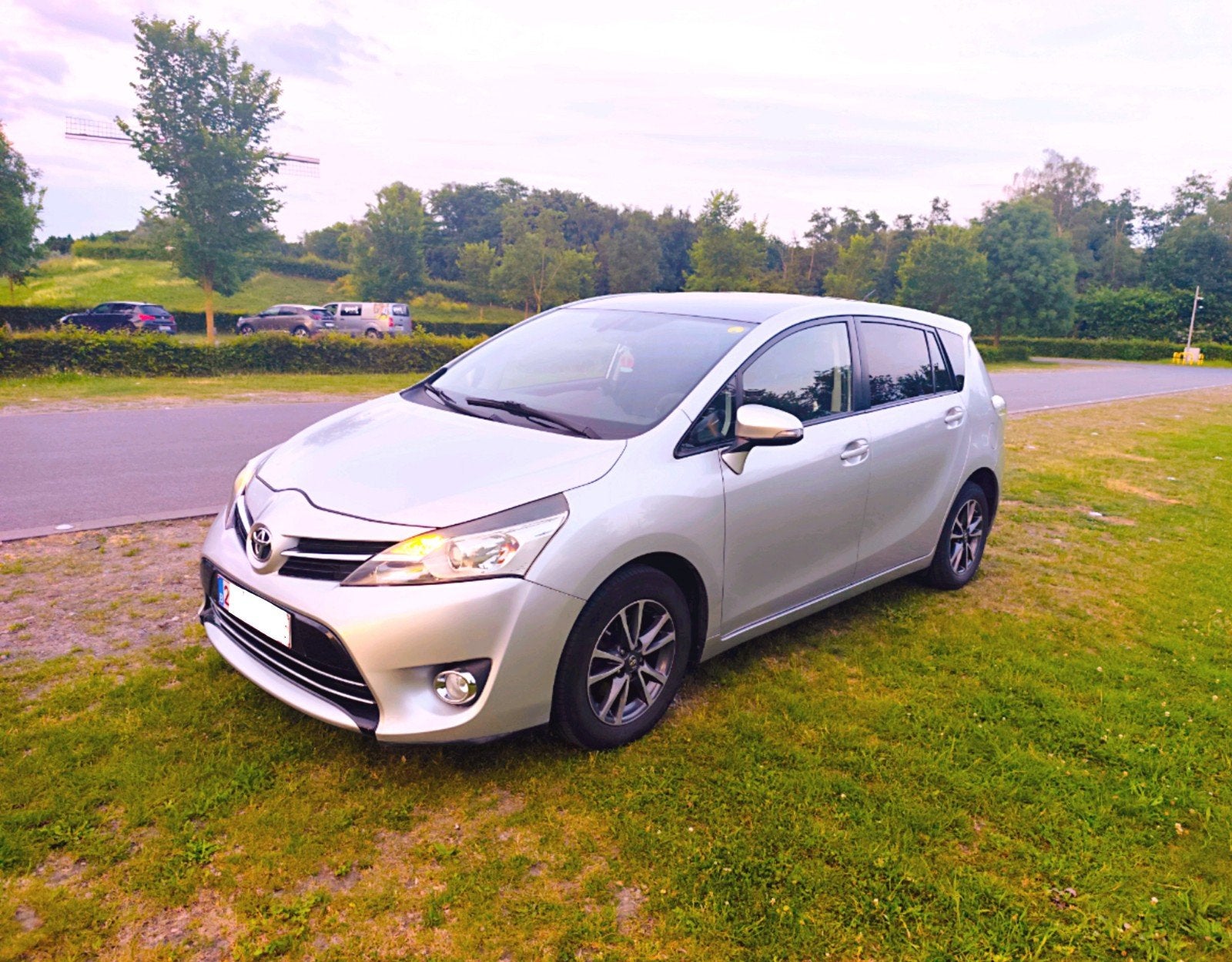 Toyota Verso 1.6 D-4D Comfort SKYVIEW - 7 sièges, Autos, Toyota, Achat, Boîte manuelle, Bluetooth, Diesel