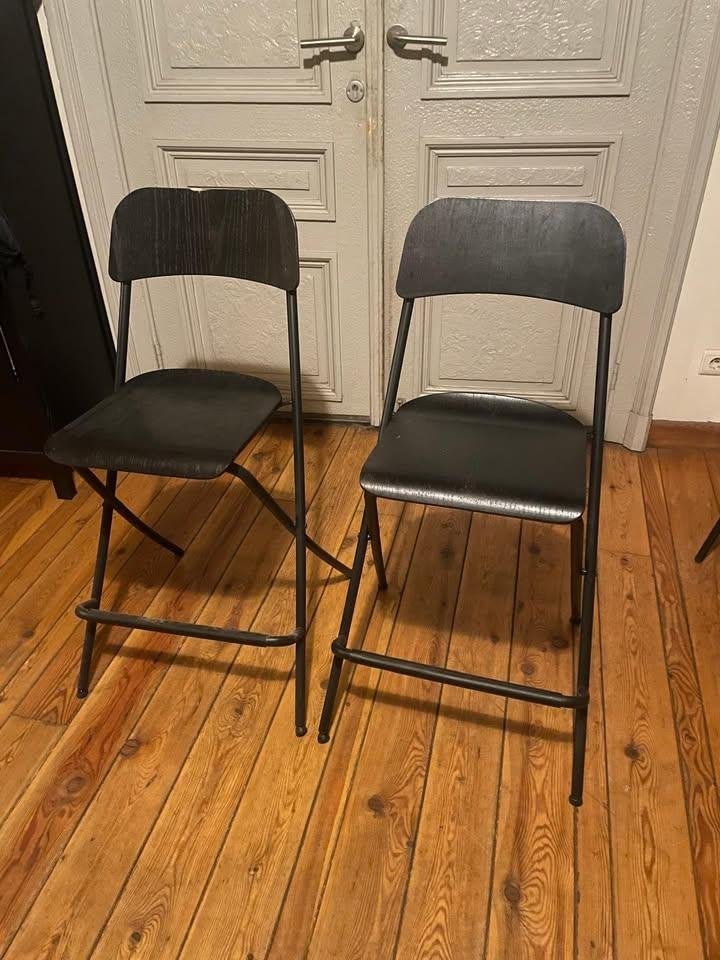 Set van 2 Inklapbare Barstoelen / Barkrukken (Zwart/Hout), Huis en Inrichting, Barkrukken, Ophalen, Gebruikt, Met voetsteun, Hout