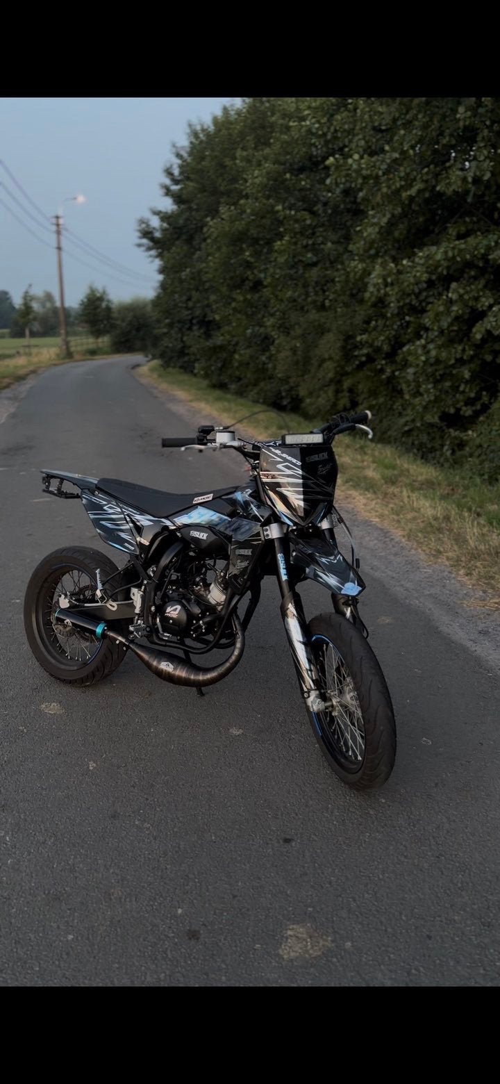 Sherco sm rs kappen set te koop met stickers, Fietsen en Brommers, Brommeronderdelen | Algemeen, Ophalen of Verzenden, Zo goed als nieuw