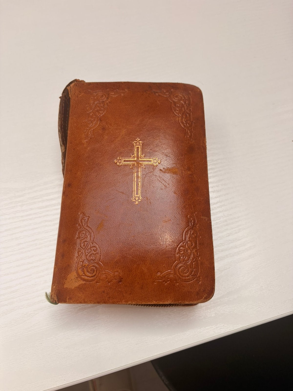 Bijbel  uit de jaren 60, Antiquités & Art, Antiquités | Livres & Manuscrits, Enlèvement ou Envoi