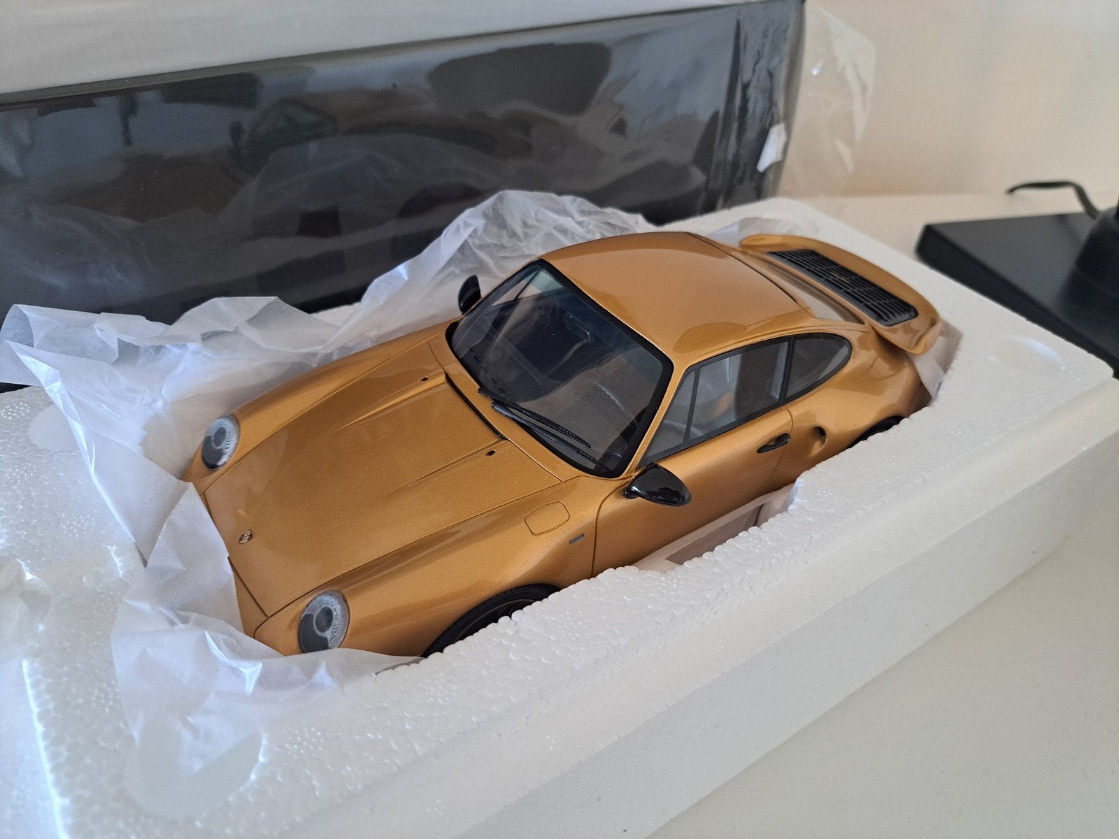 Porsche 911 993 Turbo Gold Edition 1/18  GT Spirit Neuve, Enlèvement ou Envoi, Neuf, Voiture, Autres marques