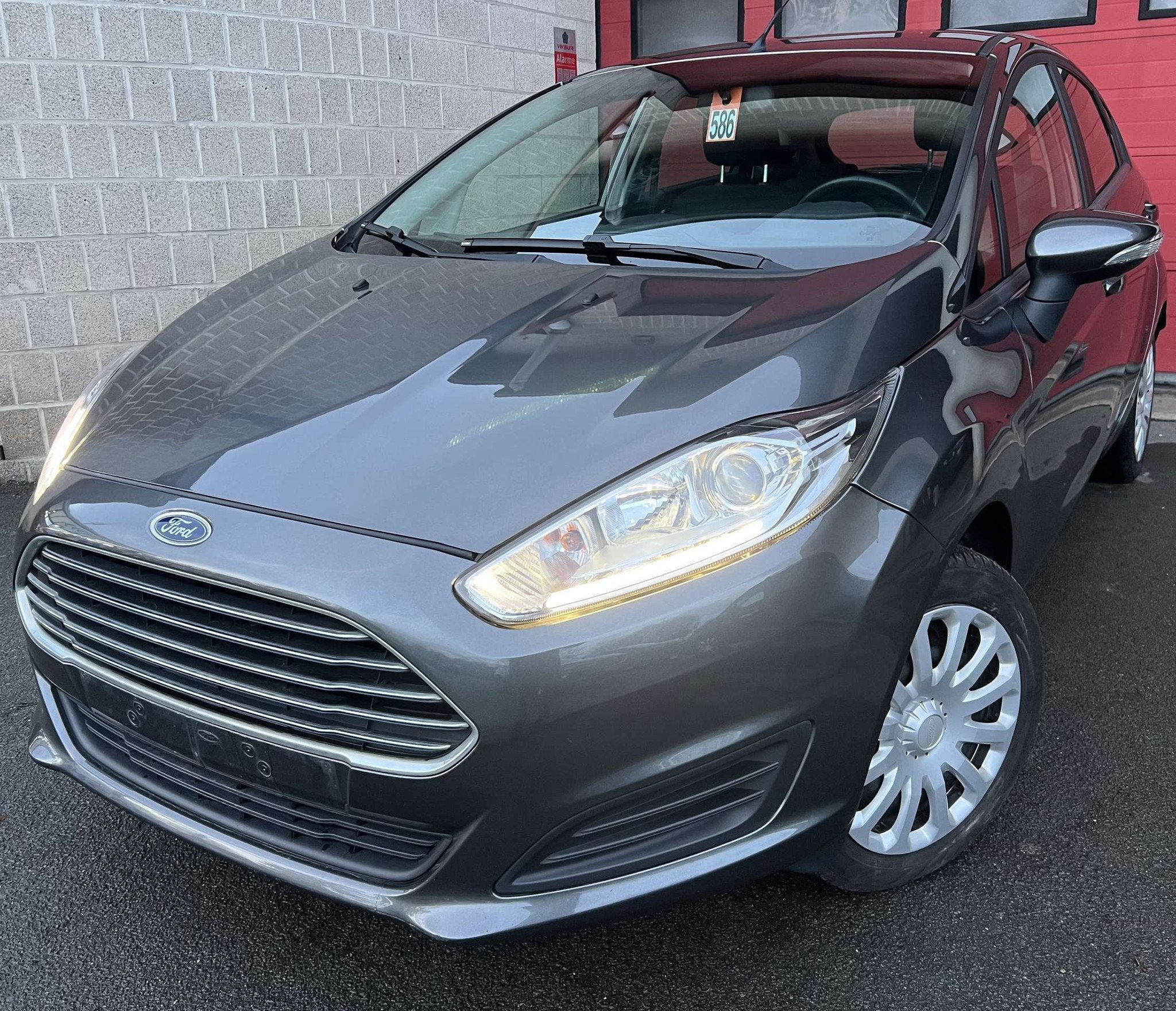 Ford Fiesta 1.0i Champions Edition + CLIM + CAR-PASS, Auto's, Ford, Euro 5, Gebruikt, Elektrische ramen, Bedrijf
