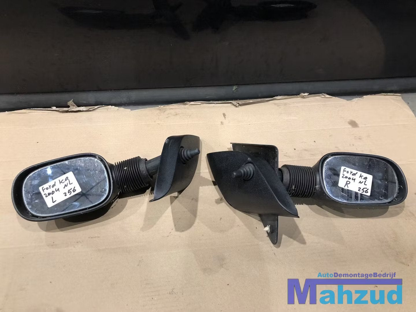 FORD KA Links rechts spiegel buitenspiegel 1996-2008, Info@ford.com, Ford Motor Company, American Road 1
48126  Dearborn, Ford