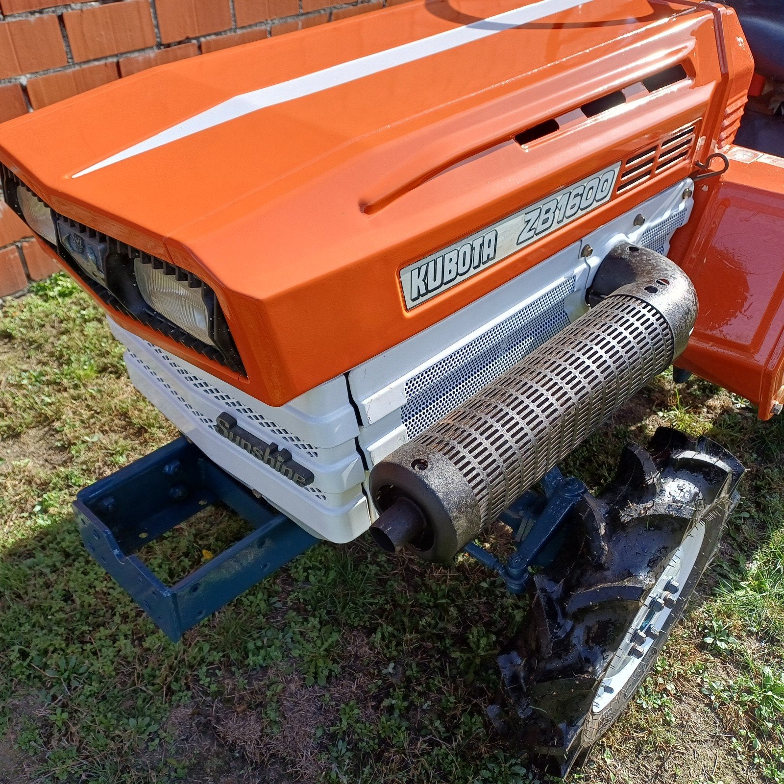 Mini-tracteur Kubota B 1600 4x4, miditracteur, Autres marques, Jusqu'à 2500, Jusqu'à 80 ch, Enlèvement
