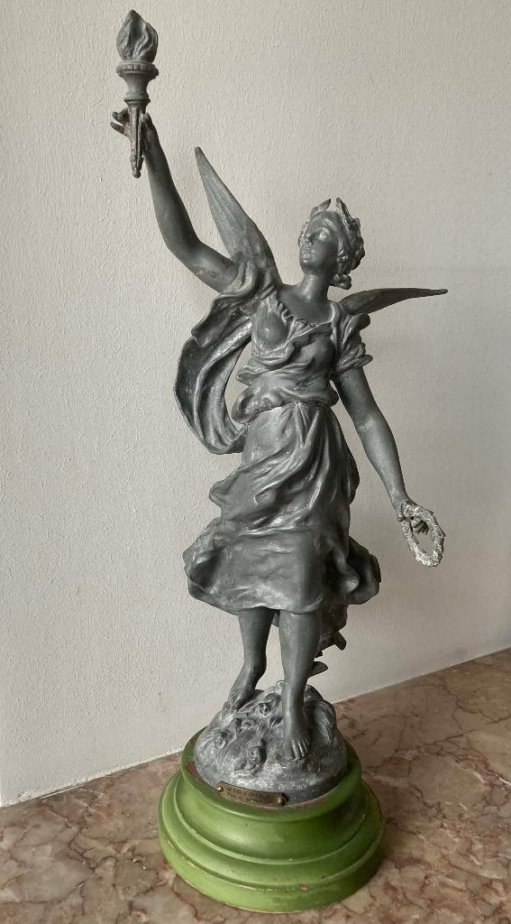 Engel Victorie van Auguste Moreau (getekend): 52 cm, Antiek en Kunst, Ophalen, 50 - 100 cm, Overige materialen, Beeld