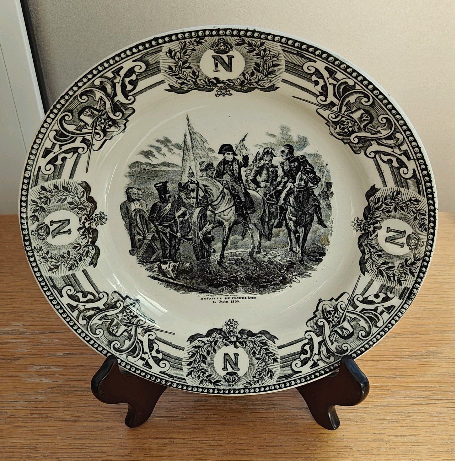 Assiette Boch La Louvière Napoléon Bataille de Friedland, Enlèvement ou Envoi