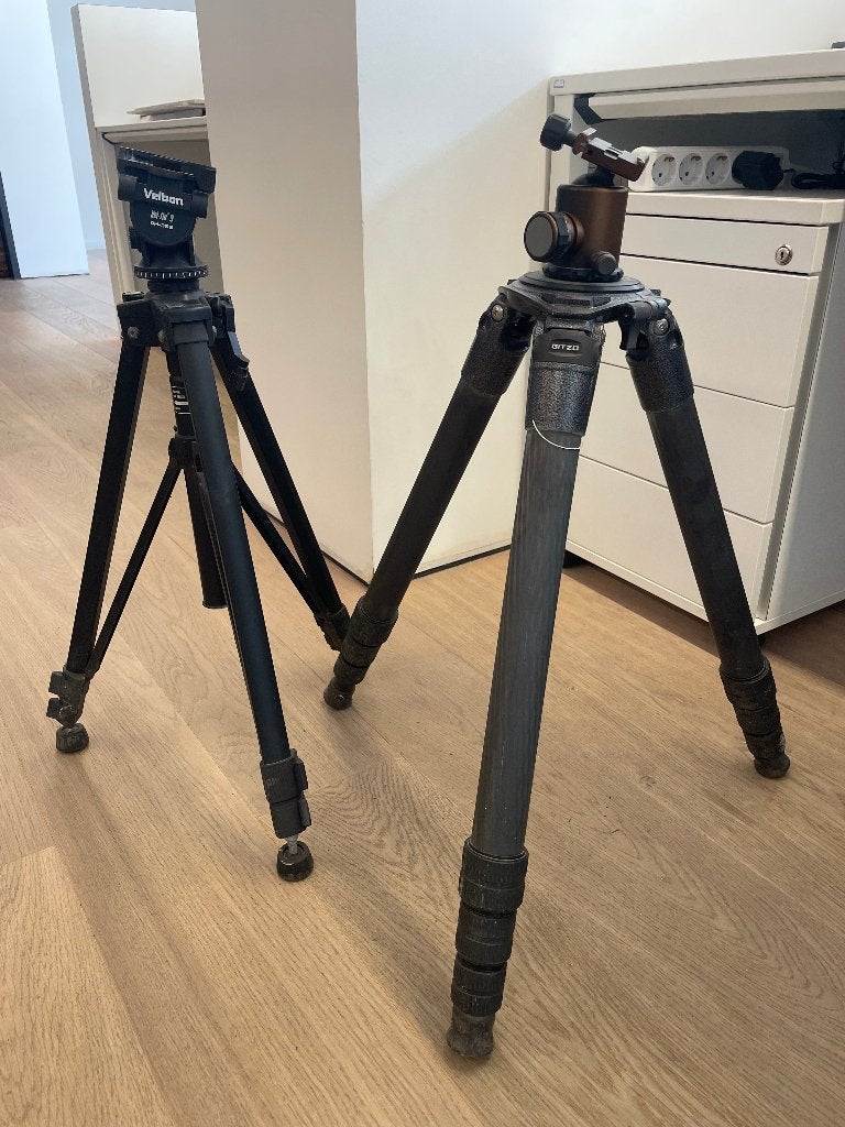 2 professionele statieven; Gitzo + Velbon, TV, Hi-fi & Vidéo, Enlèvement, Comme neuf, Trépied, Avec rotule