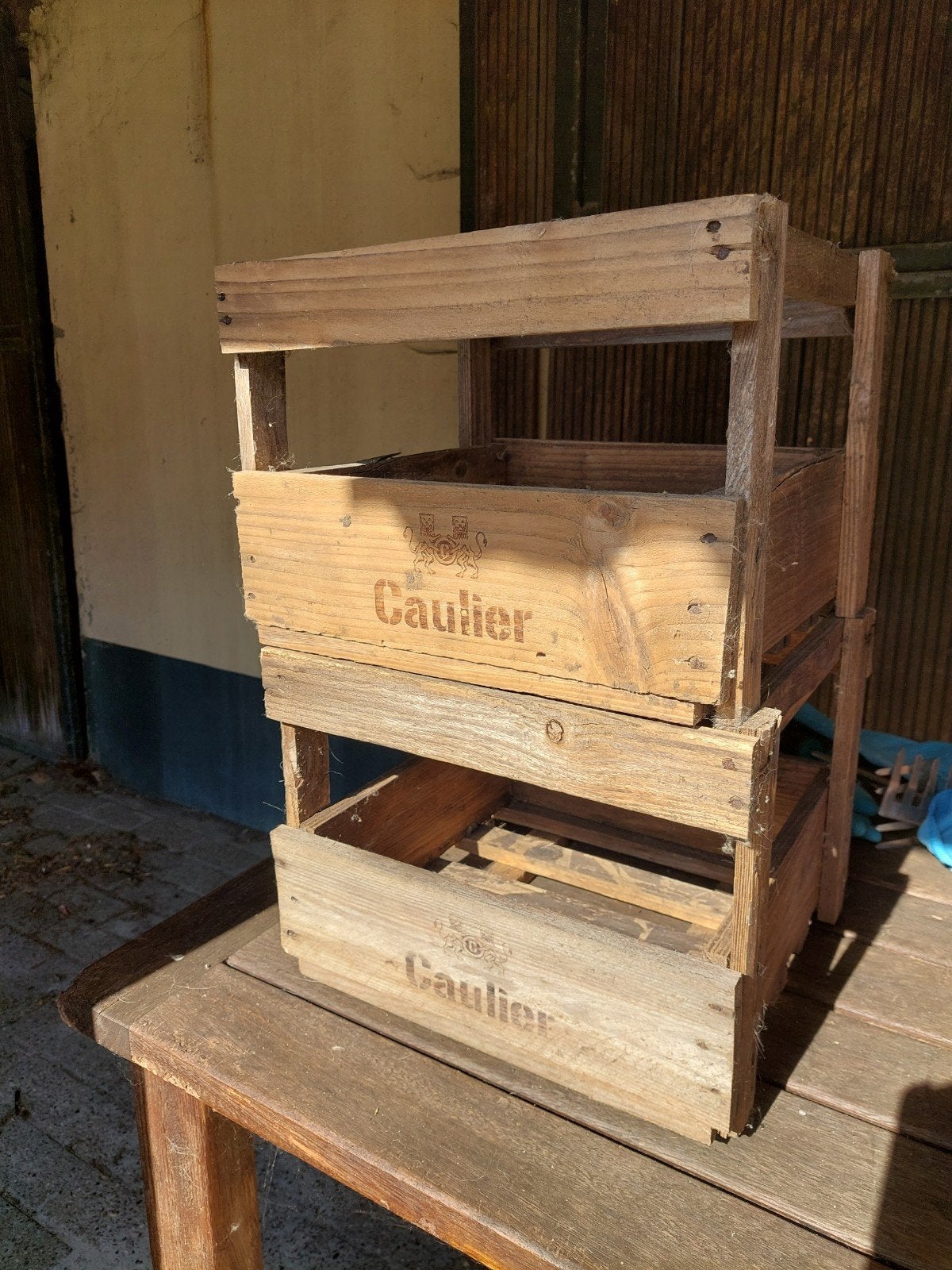 2 oude kratjes Caulier, Ophalen