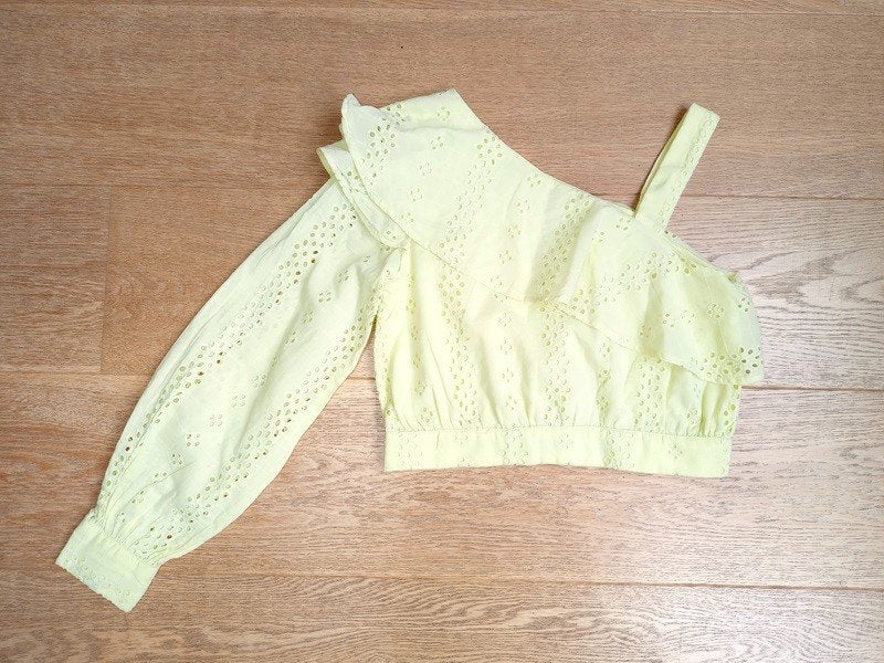 chemise courte / crop asymétrique - taille 140 (10 ans), Enfants & Bébés, Enlèvement, Utilisé