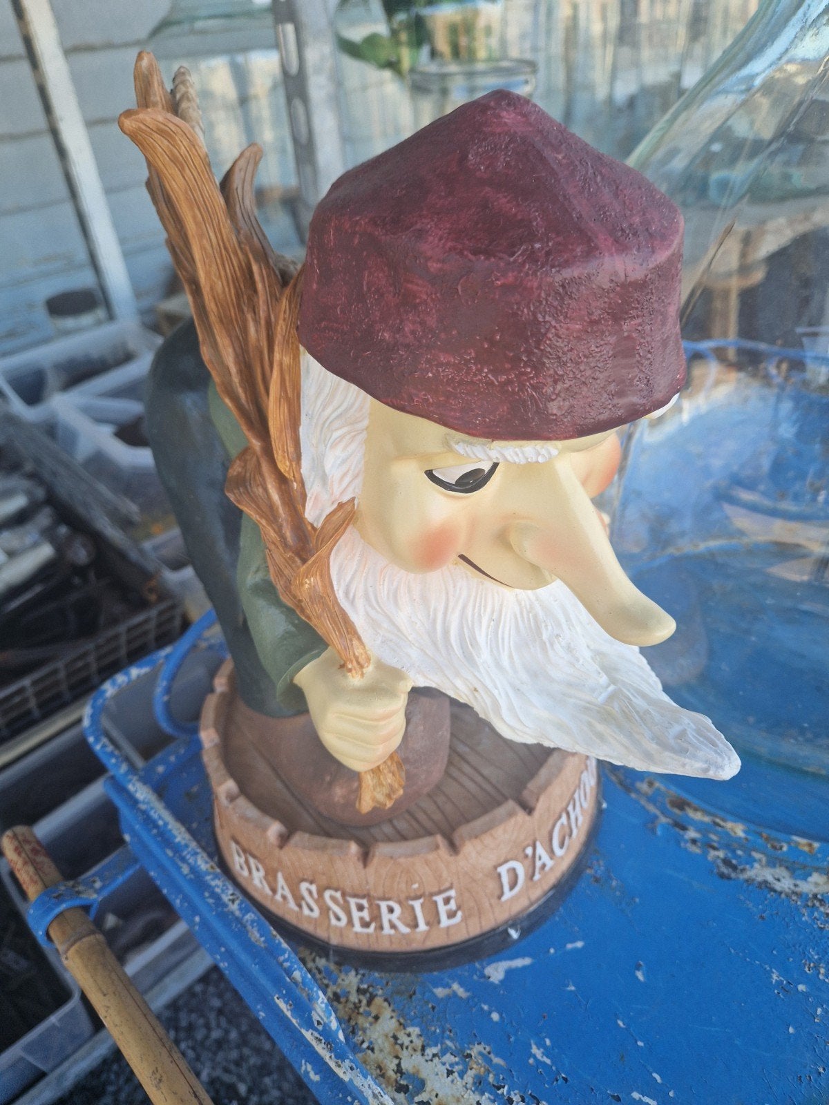 Fenêtre en forme de lutin LA CHOUFFE 95€, Enlèvement