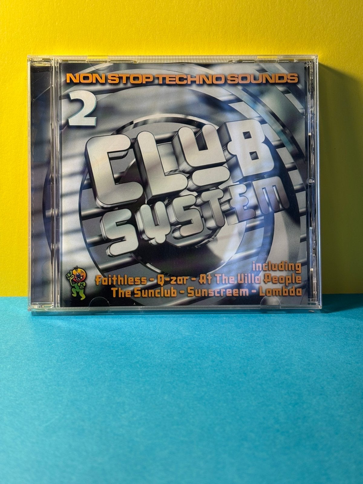 Club system 2 - non stop techno sounds, Envoi, Comme neuf, Techno