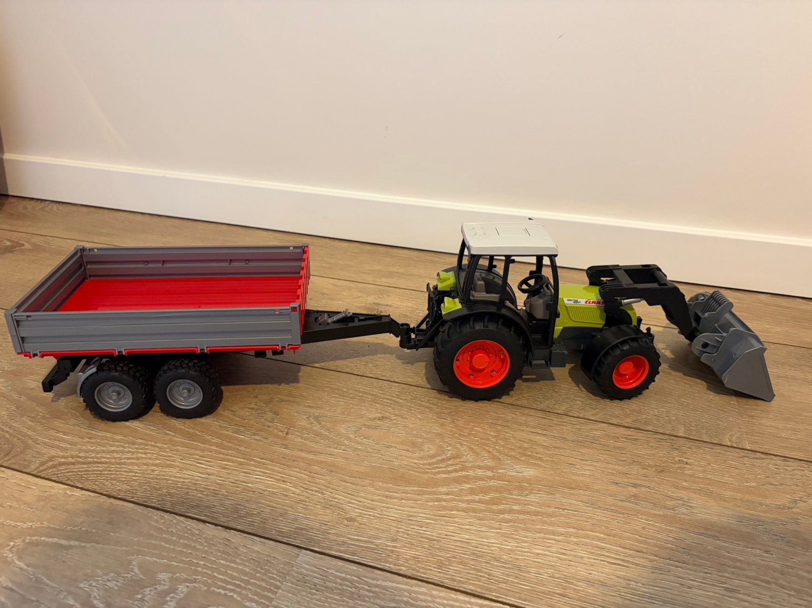 Bruder - Claas Nectis 267 F, Ophalen, Zo goed als nieuw