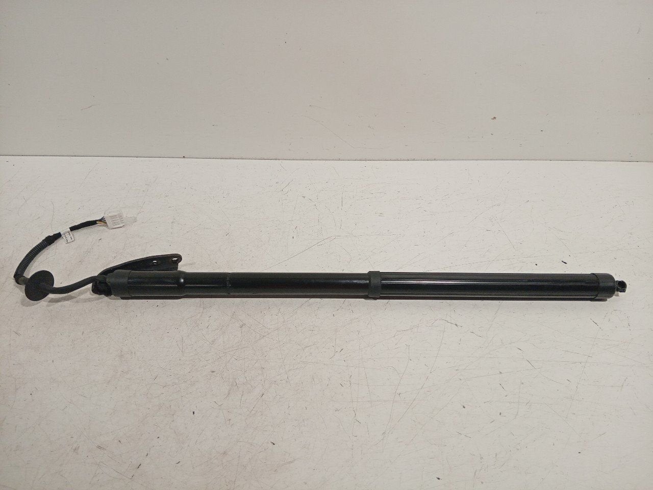 Gasdrukveer links achter Nissan X-Trail, Onderdelen@venauto.nl, Van der Ven Autorecycling B.V., Gebruikt, Ettenseweg 76, 4706 PB Roosendaal, The Netherlands