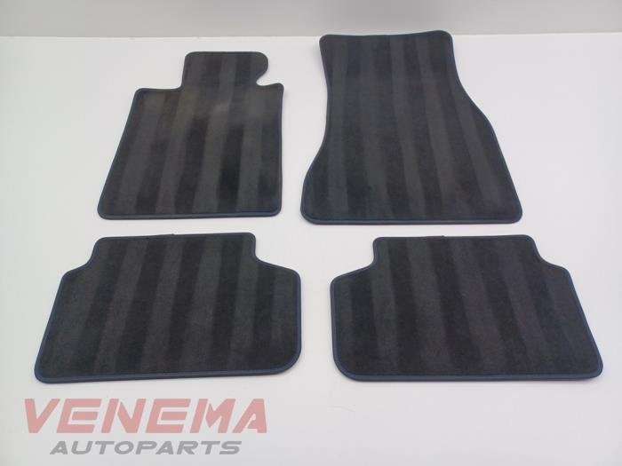 Kit tapis d'un BMW 5-Serie, Autos : Pièces & Accessoires, -, 3 mois de garantie, Utilisé, -