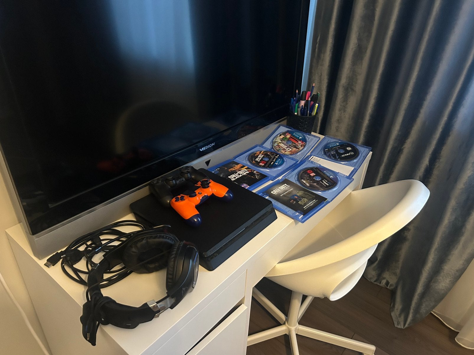 PlayStation 4, Consoles de jeu & Jeux vidéo, Enlèvement, 1 TB, Original, Avec 2 manettes