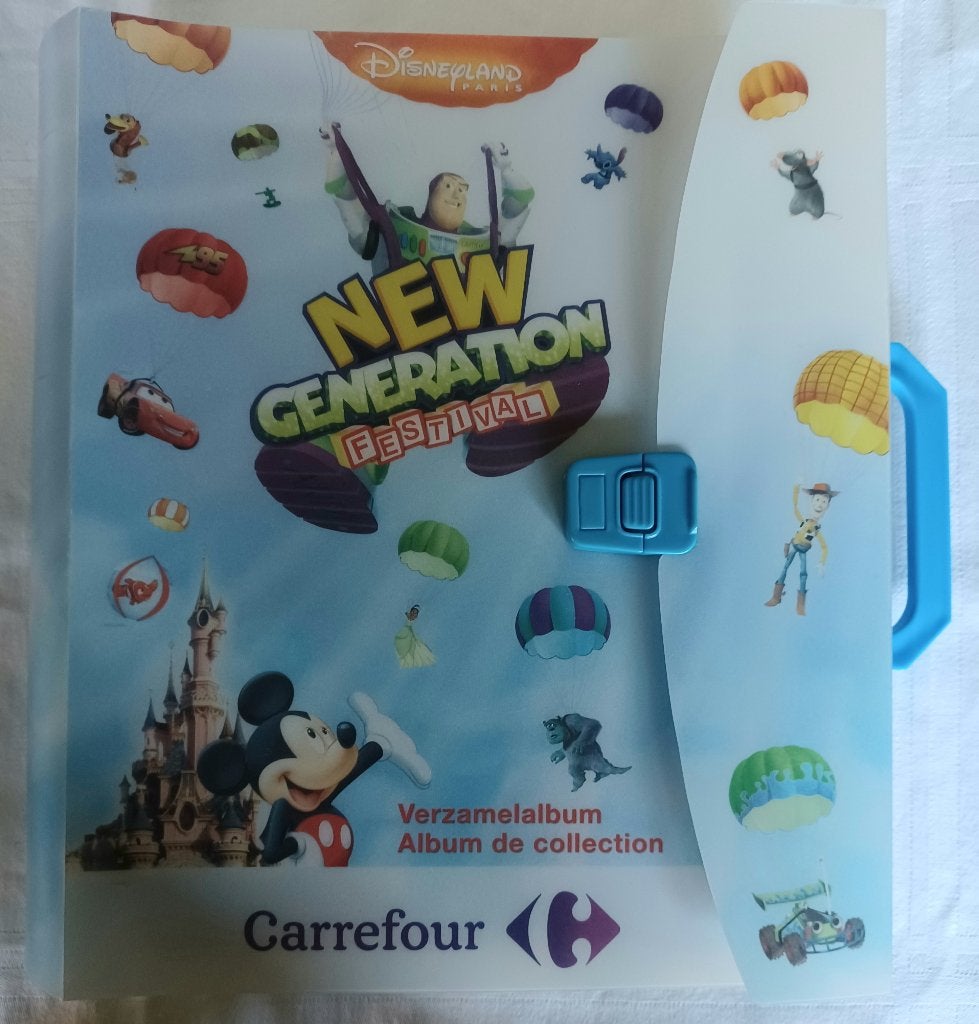 Album New Generation Festival - Disneyland Paris (2010), Hobby & Loisirs créatifs, Autocollants & Images, Comme neuf, Plusieurs images
