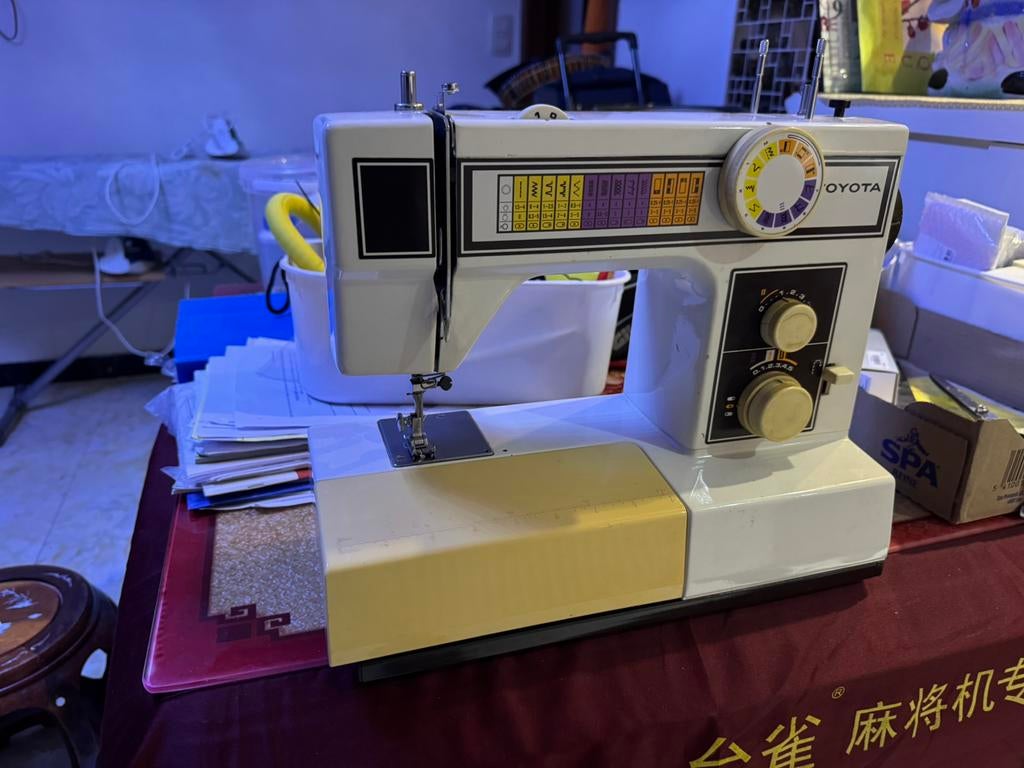 Machine à coudre TOYOTA 2600, Ophalen, Zo goed als nieuw, Naaimachine