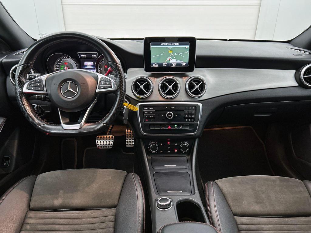 Mercedes-Benz CLA-klasse 180 D Coupé AMG Line Night Pack |, Auto's, Stof, Gebruikt, Euro 6, Wit