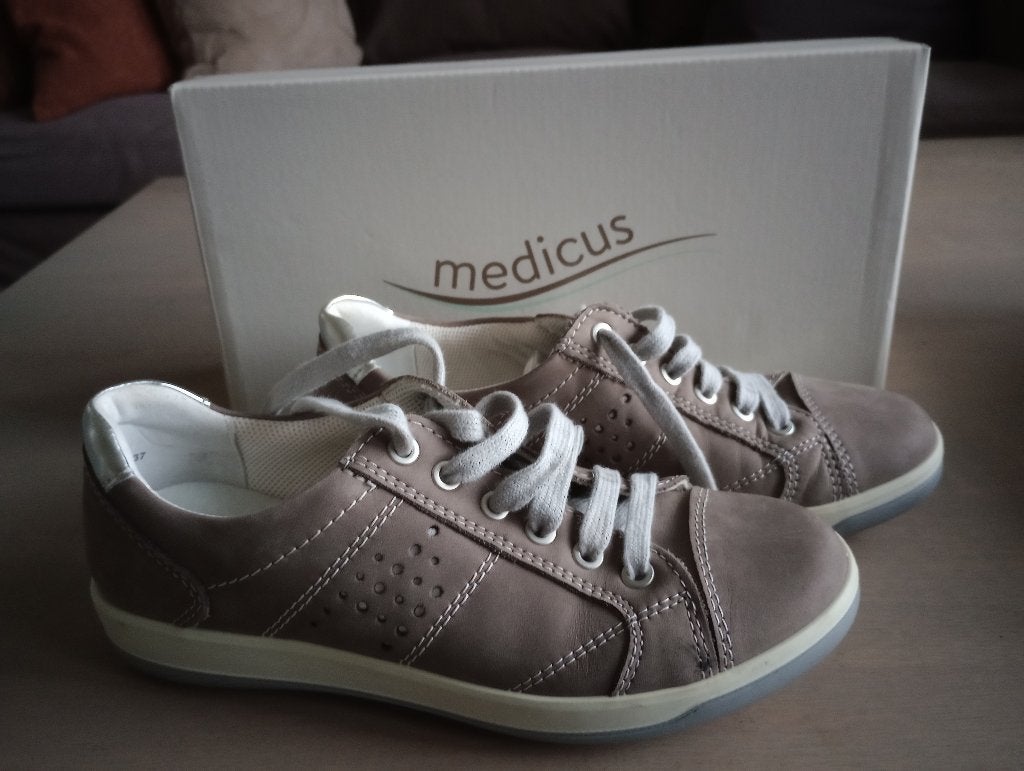 sneakers medicus 36 kleur taupe, Ophalen, Medicus, Beige, Zo goed als nieuw
