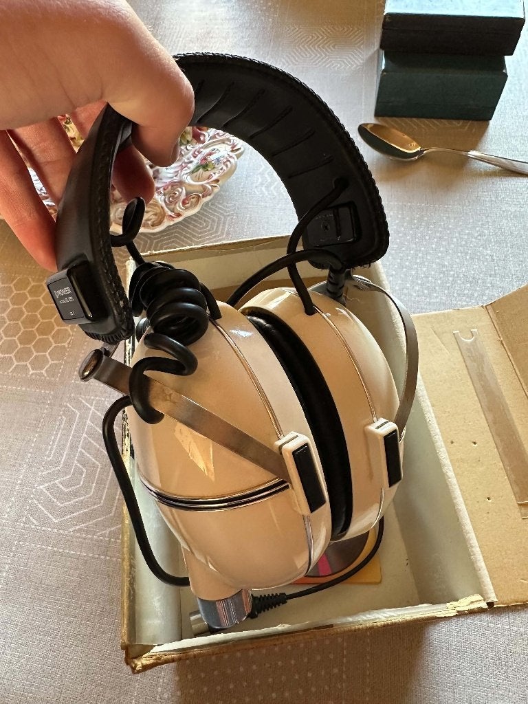 Vintage Pioneer Koptelefoon SE-255, Audio, Tv en Foto, Zo goed als nieuw, Wit, Over-ear, Draagtas/etui