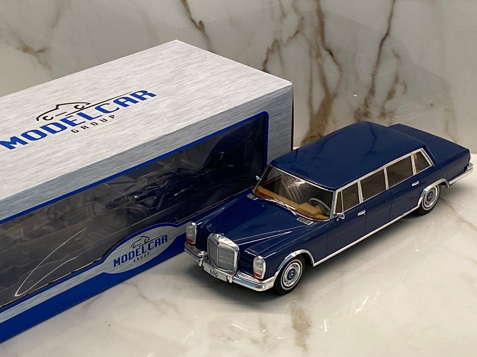 Modèle de véhicule Groupe Mercedes-Benz 600 - 1:18, Enlèvement ou Envoi, Comme neuf, Voiture