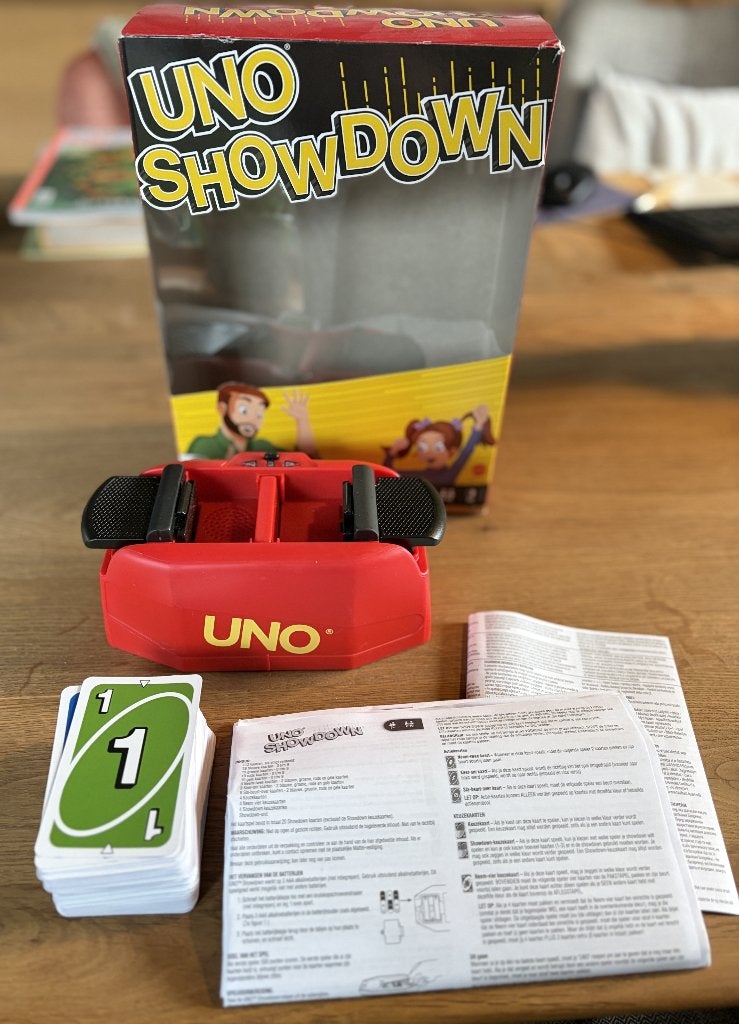 UNO showdown - Spel, Ophalen of Verzenden, Zo goed als nieuw, Speelkaart(en)