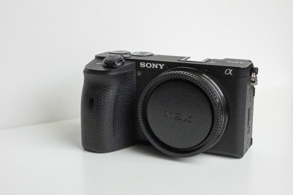 Sony A6600 + Tamron 17-70mm f/2.8 - complete foto/videokit, Ophalen, Sony E-mount, Sony, Handmatige focus