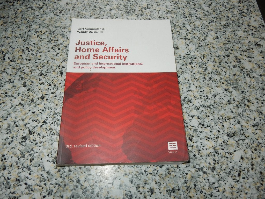 nr.880 - Justice, home affairs and security- 9789046610169, Ophalen of Verzenden