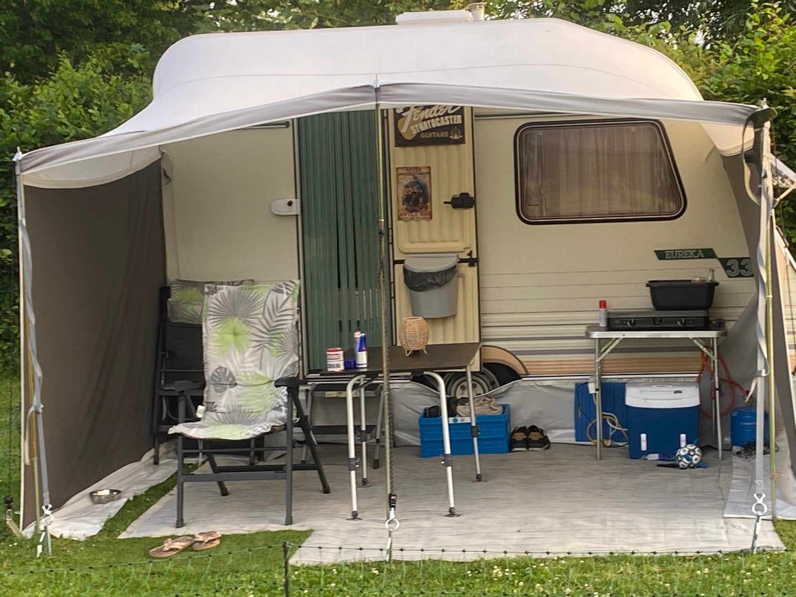 Caravan 750 kg met voortent is 1x gebruikt, Kachel, Home-car, Standaardzit, Particulier