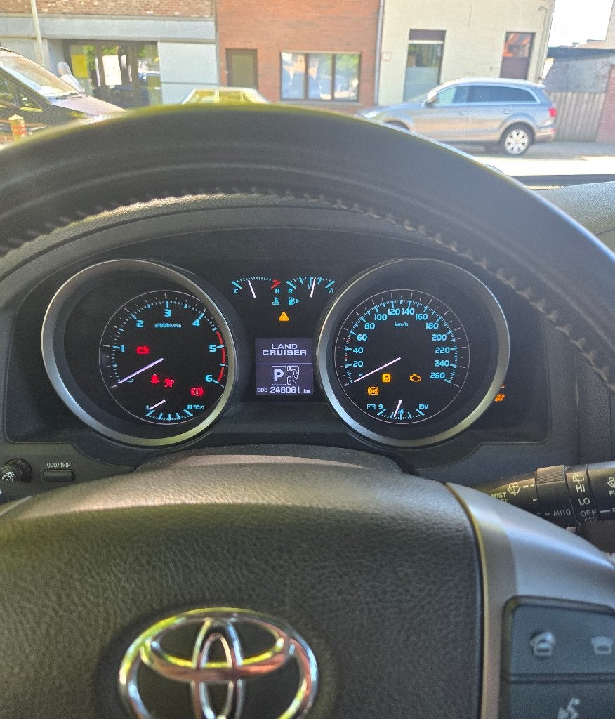 TOYOTA LANDCRUISER 200 V8 DIESEL AUTOMAAT LICHTE VRACHT, Auto's, Automaat, Bluetooth, Leder, Particulier