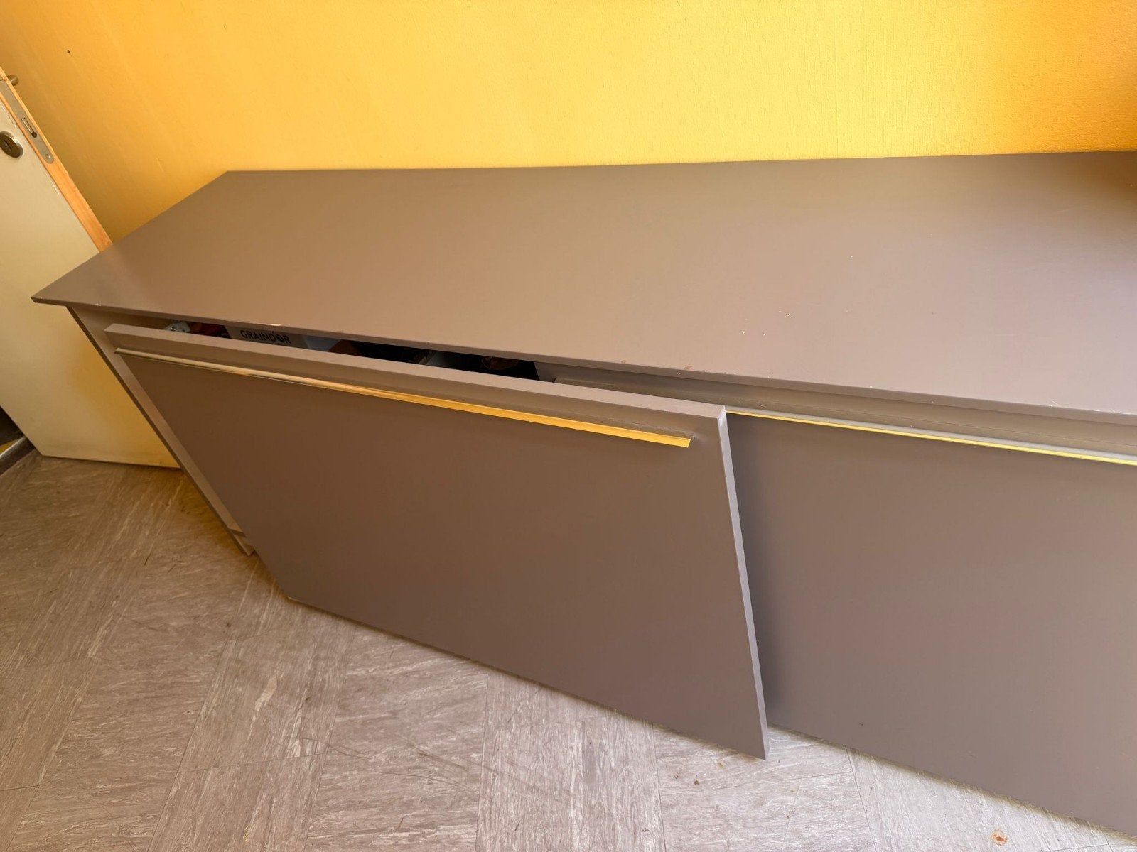 Meuble de rangement, Enlèvement