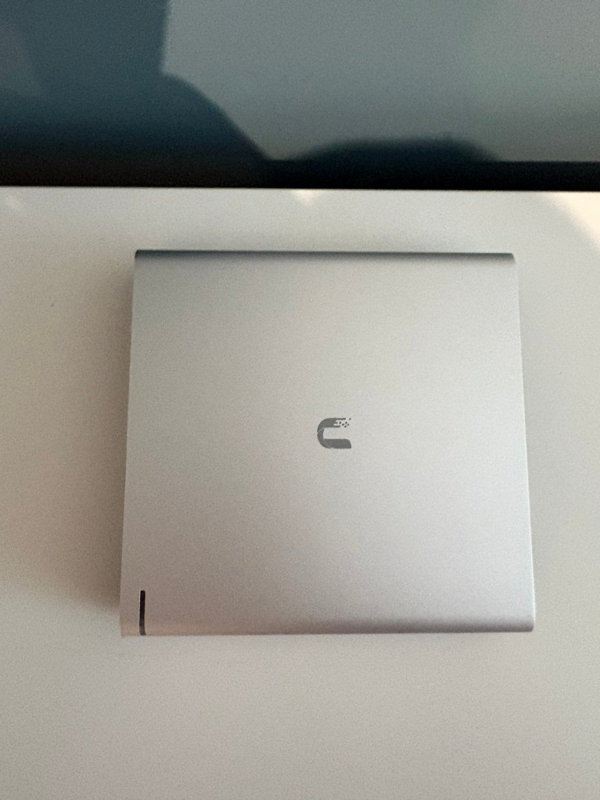 Unifi cloud key Gen2 plus, Computers en Software, Routers en Modems, Ophalen, Zo goed als nieuw