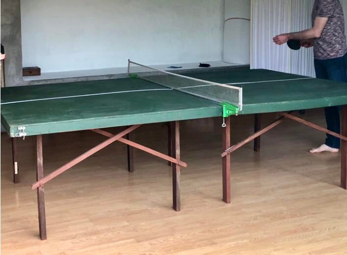 Oude houten pingpongtafel met net, Ophalen, Inklapbaar