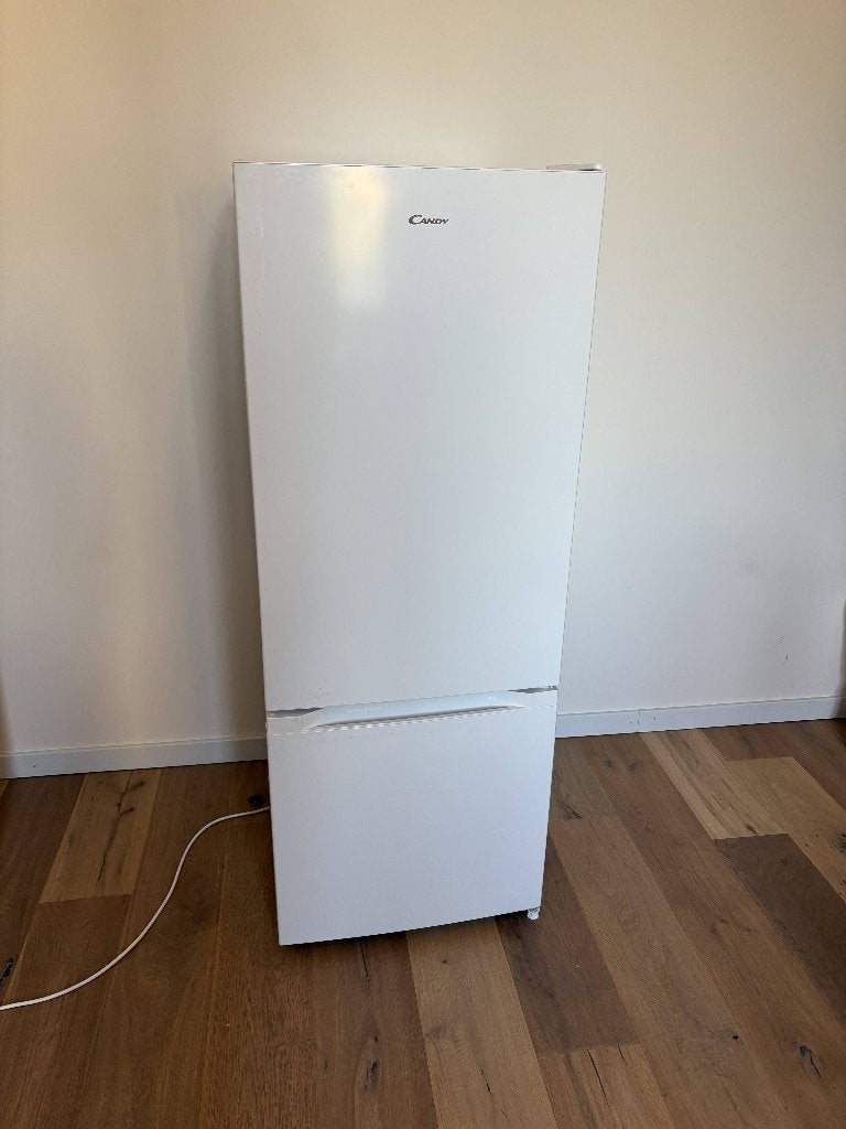 Candy CMCL 5142WN koel-vriescombinatie 144cm, Utilisé, 200 litres ou plus, 45 à 60 cm, Avec congélateur séparé