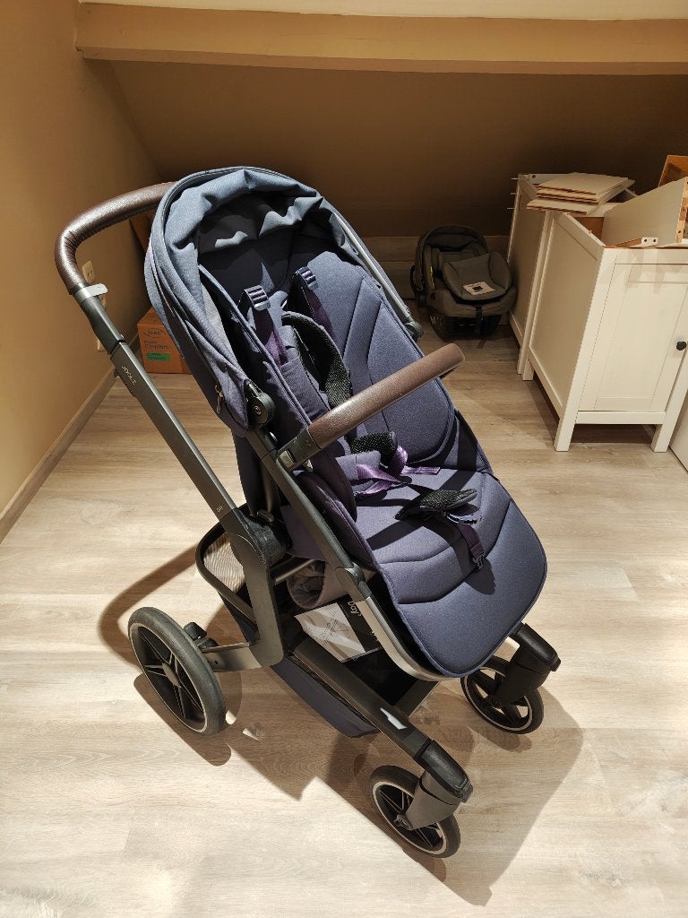 Kinderwagen Jules Day5 Donklerblauw incl Jules regenhoes, Kinderen en Baby's, Kinderwagens en Combinaties, Verstelbare duwstang