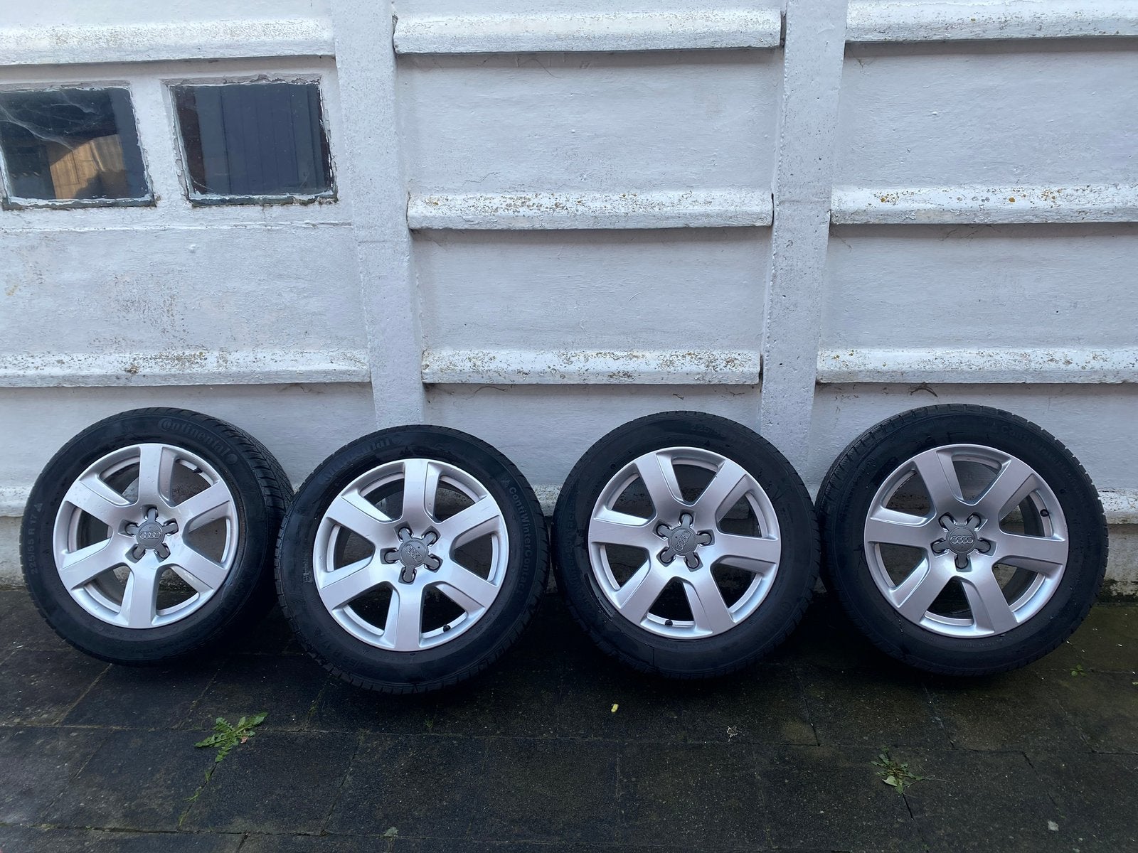 Paire de pneus d'hiver Audi a6 17 pouces avec jantes, Autos : Pièces & Accessoires, Pneus hiver, 17 pouces, Enlèvement, Utilisé