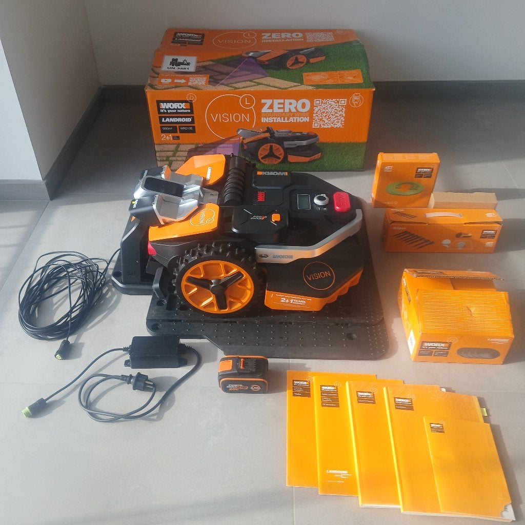 Robot tondeuse WORX, Jardin & Terrasse, Neuf, Tondeuses à gazon sur batterie, Démarrage électrique, Tondeuse rotative