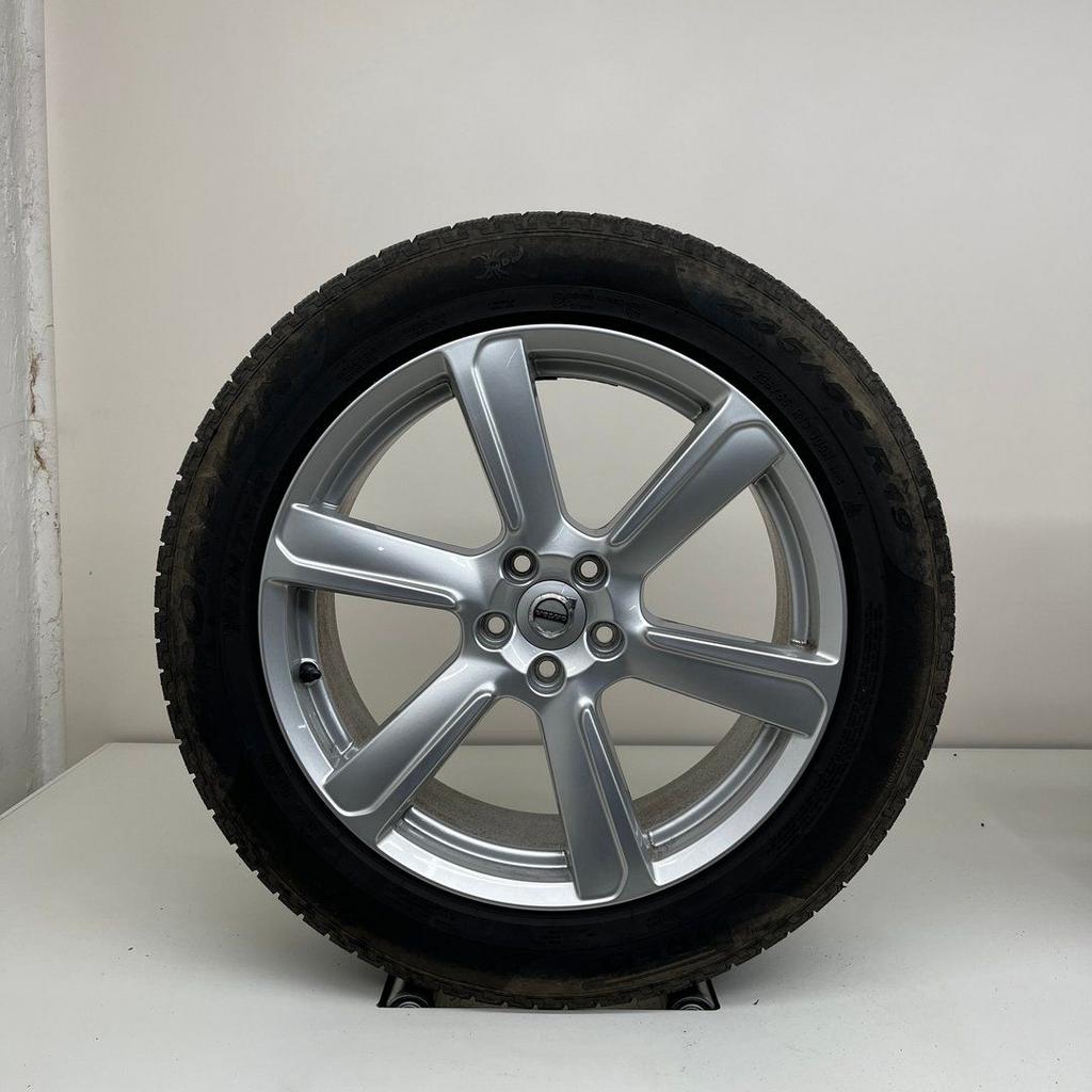 Volvo XC90 - 19 inch - winterbanden, Auto-onderdelen, 19 inch, Gebruikt, Banden en Velgen, 235 mm