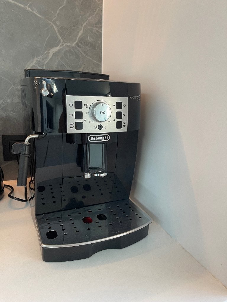 Delonghi magnifica S, Ophalen, Espresso apparaat, Koffiebonen, Zo goed als nieuw