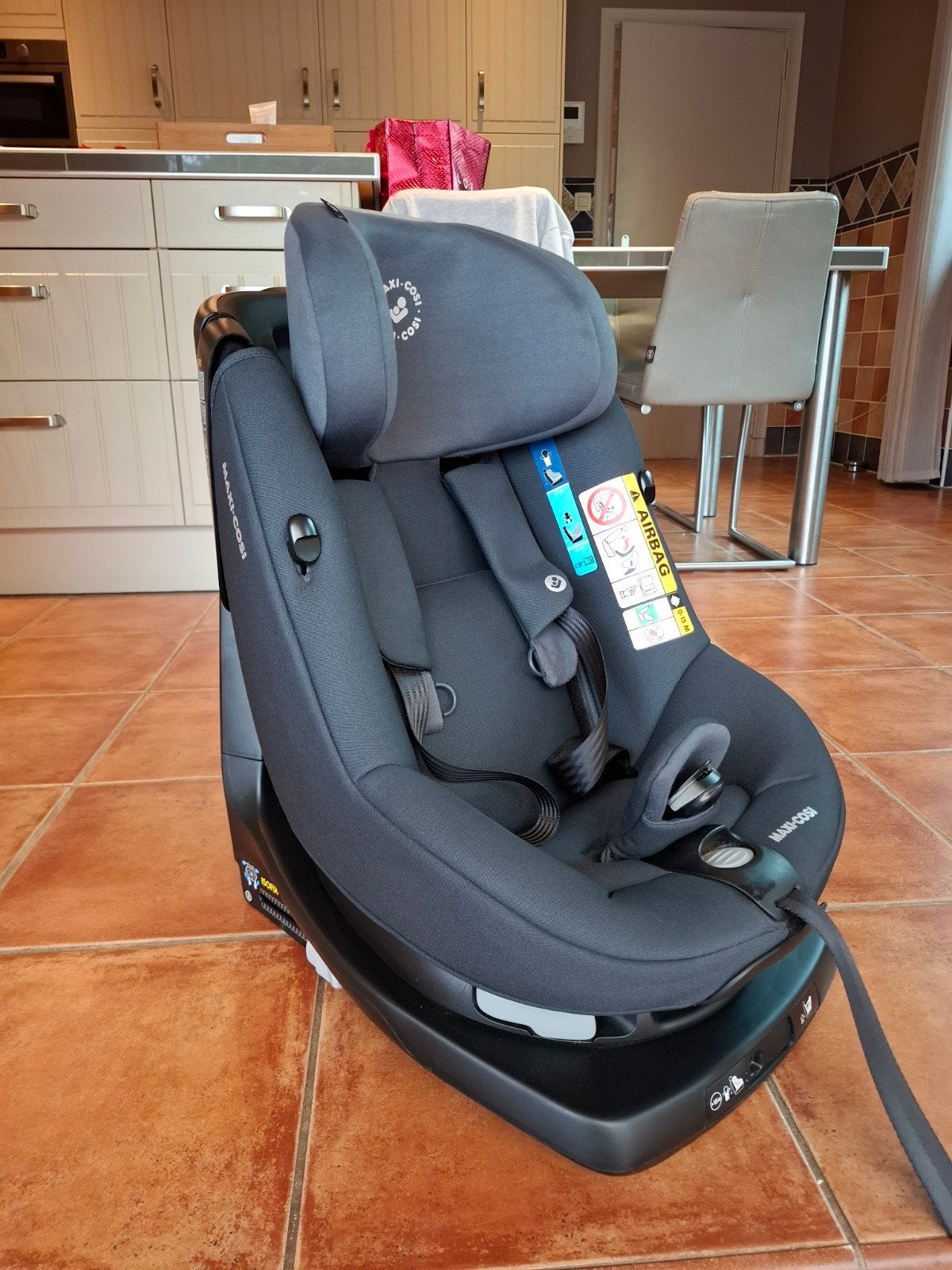 Maxicosy kinderstoel isofix nieuwstaat, Ophalen, Verstelbare rugleuning, Zo goed als nieuw, Isofix