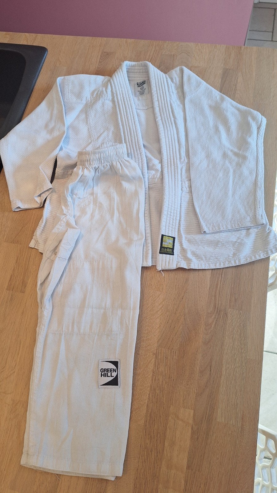 kimono de judo / jujitsu (Judogi) complet pour enfant  0/130, Sports & Fitness, Enlèvement, Judo