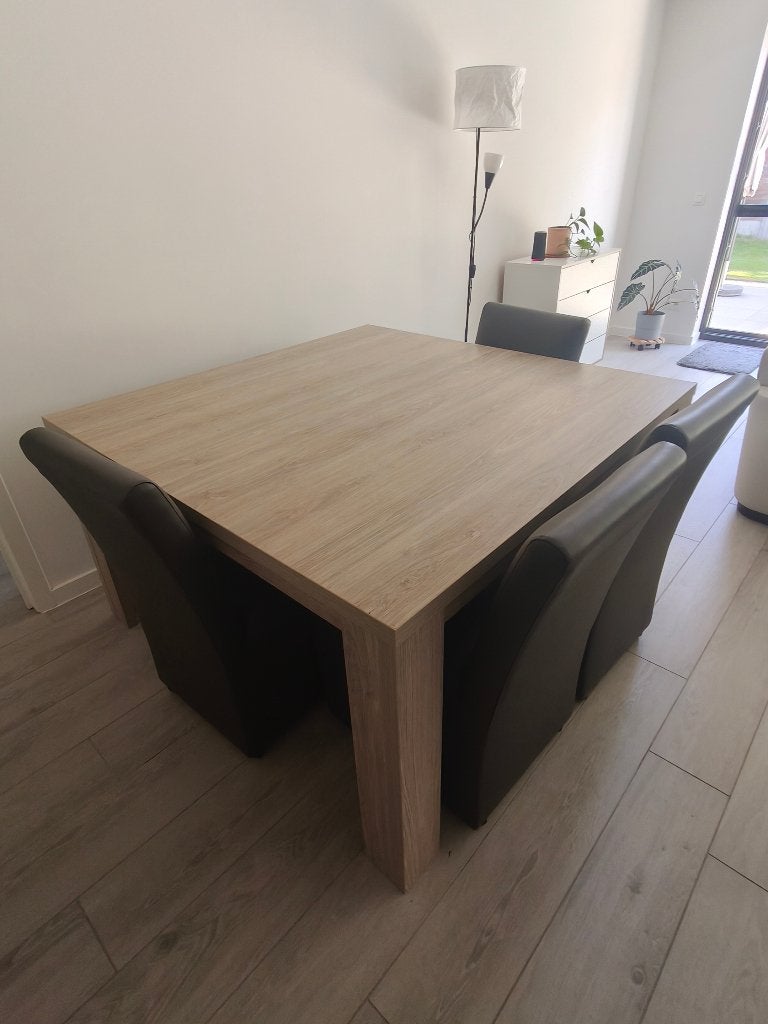 Eettafel (groot), Huis en Inrichting, Ophalen, Overige materialen, Gebruikt, Vierkant