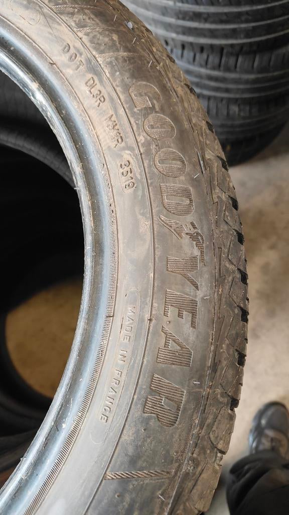 215/55r17 Goodyear 4season 45€ chacun avec montage et balanc, Enlèvement