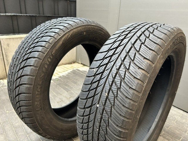 2x Bridgestone Blizzak LM001 Winterbanden 205/60 R17 93H, Autos : Pièces & Accessoires, Pneus & Jantes, Pneus hiver, Véhicule de tourisme