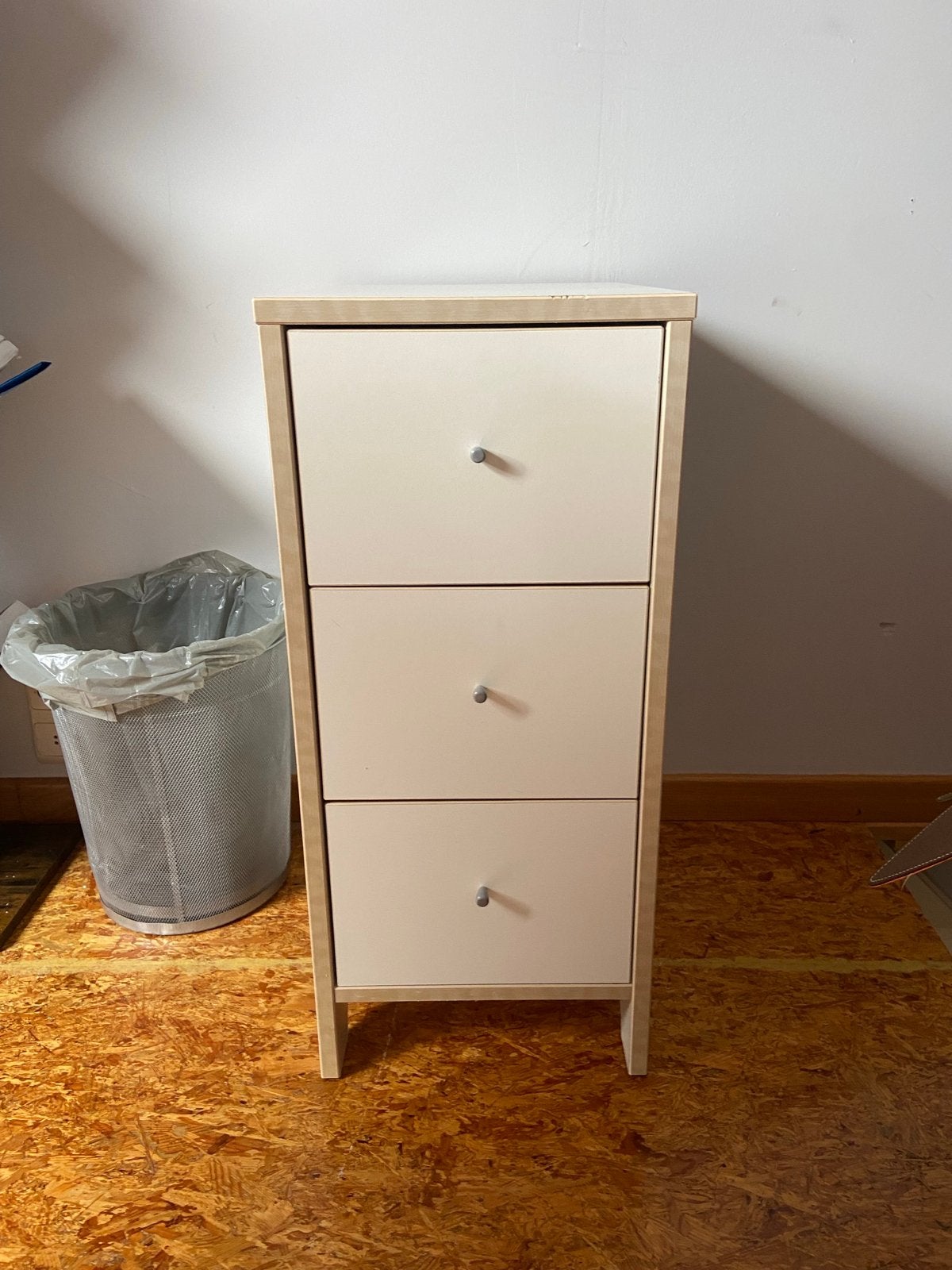 Armoire à vendre, 3 ou 4 tiroirs, 25 à 50 cm, Klassiek, Enlèvement