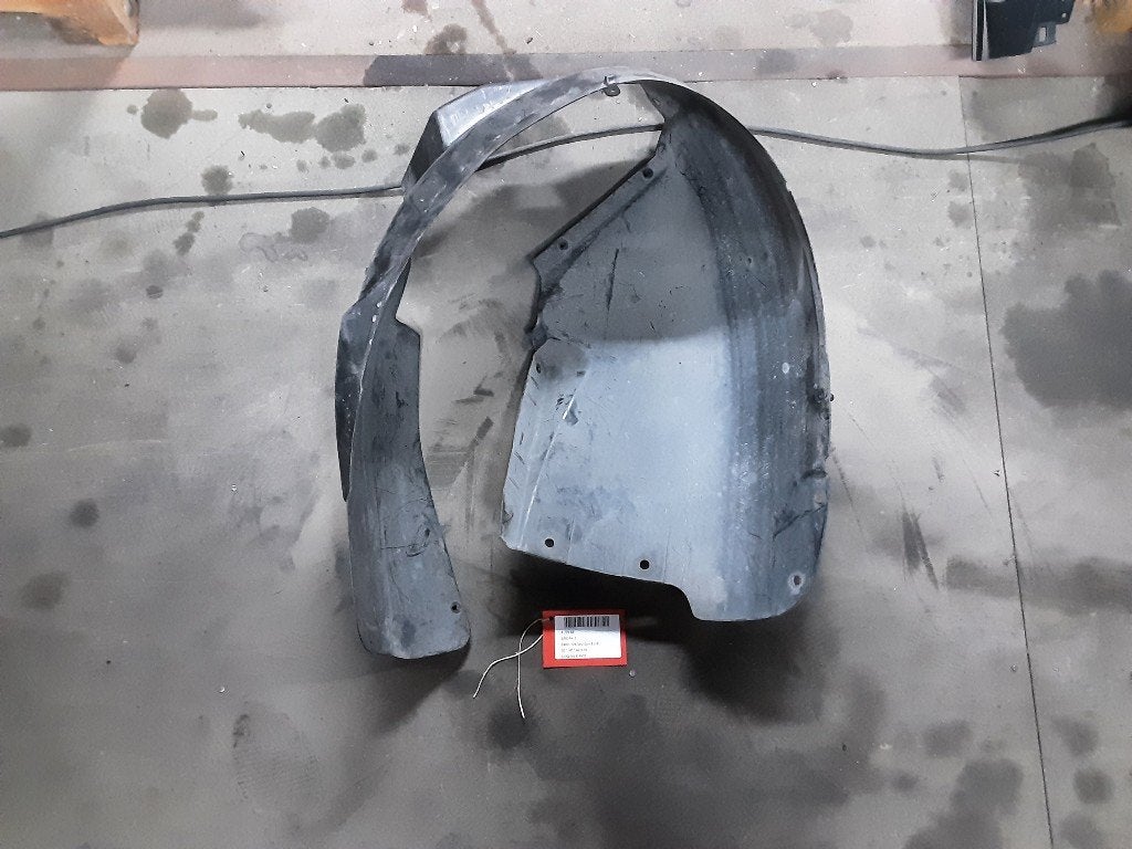 PARE BOUE AVANT DROIT Audi A6 Avant (C5) (01-1997/01-2005), Garde-boue, Mevr. I. Hauben, Audi, Utilisé